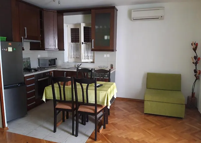 公寓 Ivana Diklo 扎达尔